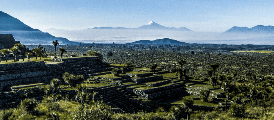 Zona Arqueológica Cantona viajar por mexico